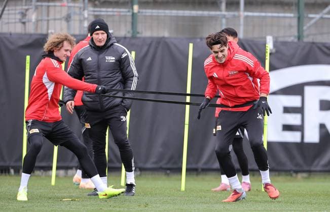 Alex Kral, Diogo Leite bei Übungen Fußball Fussball Training 1.Bundesliga Herren DFL Saison 2025 2026 18.11.2025 1.FC Union Berlin FCU DFL regulations prohibit any use of photographs as image sequences and or quasi-video.