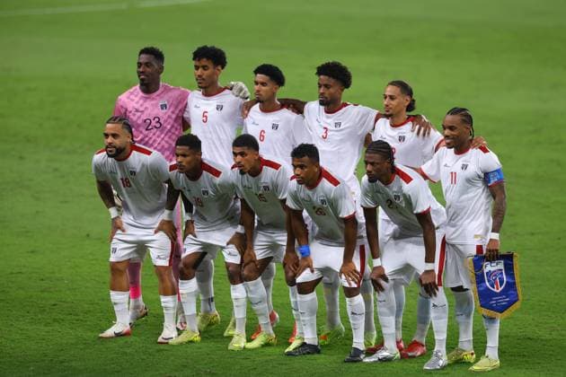 2025, 17 November - Al Ain, UAE - Team photo of Cabo Verde, Cape Verde national team, Nationalteam Bruno Varela, Kelvin Pires of Cape Verde, Kevin Pina Lenini, Garry Rodrigues, Telmo Arcanjo, Laros Duarte, David Moreira, Stopira, team photo, group, poses during the FIFA friendly international team match between Egypt National team and Cape Verde National team at Hazza bin Zayed Stadium in Ak Ain, UAE. FIFA Friendly international match, Länderspiel, Nationalmannschaft Egypt National team v Cape Verde, Cabo Verde National team before World Cup 2026 Copyright: xSebastianxFrejx