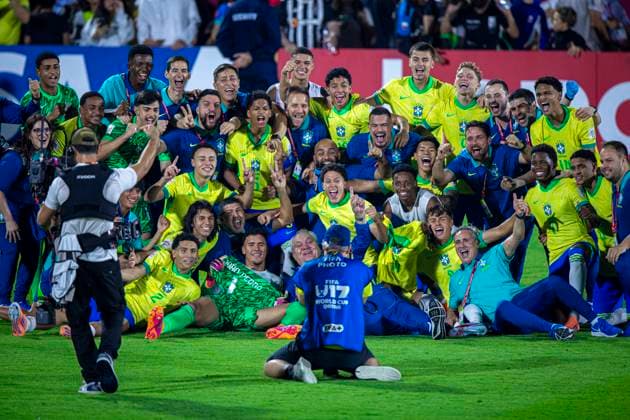 WM Fussball FIFA U17, U 17 U 17 Weltmeisterschaft Katar 2025, Brasilien vs Frankreich - Achtelfinale - Freude, Emotionen, Jubel nach dem Sieg des brasilianischen Teams Copyright: xRedhaxHosnixSegganix