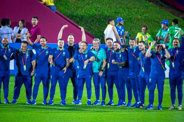 WM Fussball FIFA U17, U 17 U 17 Weltmeisterschaft Katar 2025, Brasilien vs Frankreich - Achtelfinale - Freude, Emotionen, Jubel nach dem Sieg des brasilianischen Teams Copyright: xRedhaxHosnixSegganix