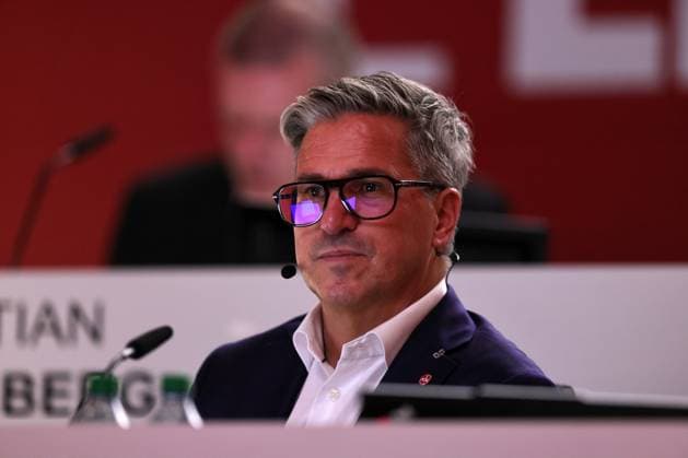 18.11.2025 - Fussball - Saison 2025 2026 - 2. Fussball - Bundesliga - Mitgliederversammlung Jahreshauptversammlung JHV 2025 - Sportfoto Zink DaMa - xdaxmax - Stefan Heim ( Vorstand Finanzen für Rechnungswesen Controlling und Finanzbuchhaltung 1. FC Nürnberg FCN ) nachdenklich