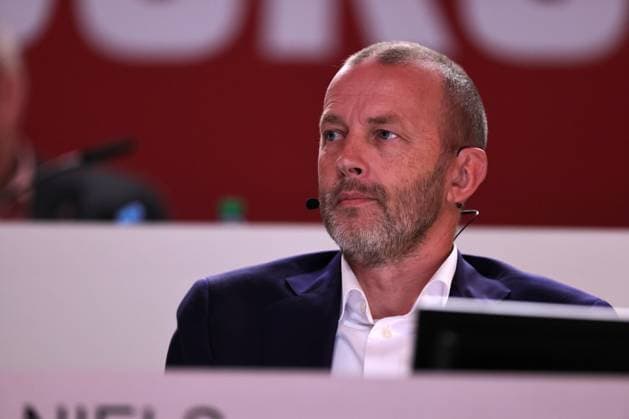 18.11.2025 - Fussball - Saison 2025 2026 - 2. Fussball - Bundesliga - Mitgliederversammlung Jahreshauptversammlung JHV 2025 - Sportfoto Zink DaMa - xdaxmax - Niels Rossow ( Vorstand Strategie & Marketing 1. FC Nürnberg FCN ) nachdenklich
