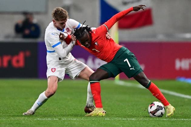 Albert Labik of Czech Republic, left, and Geovany Quenda of Portugal in action during the European Championship, EM, Europameisterschaft 2027 U21, U 21 Group B qualification match Czech Republic vs Portugal in Hradec Kralove, Czech Republic, November 18, 2025. (CTKxPhoto DavidxTanecek) CTKPhotoP2025111806667  CTKPhotoP2025111806667
