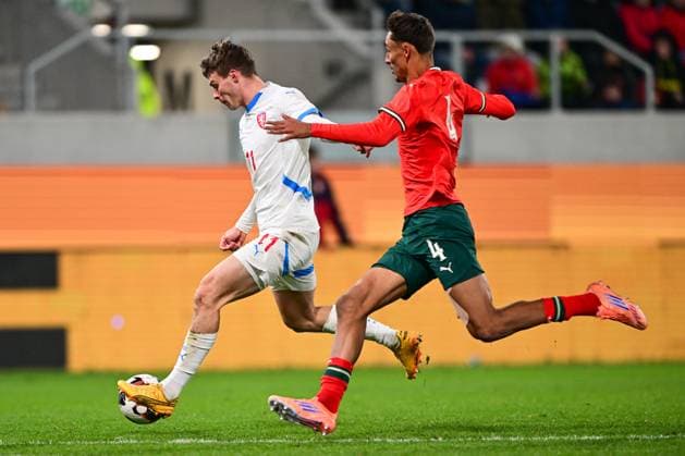 Lukas Masek of Czech Republic, left, and Tiago Gabriel of Portugal in action during the European Championship, EM, Europameisterschaft 2027 U21, U 21 Group B qualification match Czech Republic vs Portugal in Hradec Kralove, Czech Republic, November 18, 2025. (CTKxPhoto DavidxTanecek) CTKPhotoP2025111806959  CTKPhotoP2025111806959