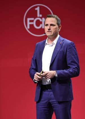 18.11.2025 - Fussball - Saison 2025 2026 - 2. Fussball - Bundesliga - Mitgliederversammlung Jahreshauptversammlung JHV 2025 - Sportfoto Zink DaMa - xdaxmax - Joti Chatzialexiou ( Vorstand 1. FC Nürnberg FCN ) spricht zu Clubfan Clubfans FCN-Fans Fans und Mitgliedern