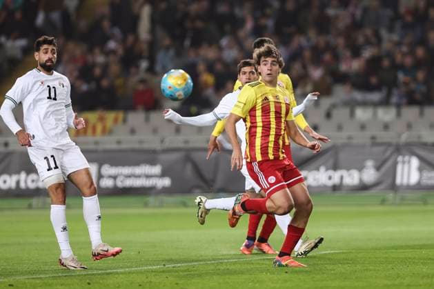 November 18, 2025, Barcelona, Barcelona, SPAIN: Joel Roca of Catalonia in action during the International Friendly, Länderspiel, Nationalmannschaft match between Catalonia and Palestine at Estadi Olimpic Lluis Companys on November 18, 2025 in Barcelona, Spain. Barcelona SPAIN - ZUMAa181 20251118_zaa_a181_044 Copyright: xJavierxBorregox