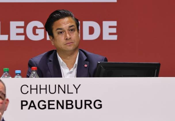 18.11.2025 - Fussball - Saison 2025 2026 - 2. Fussball - Bundesliga - Mitgliederversammlung Jahreshauptversammlung JHV 2025 - Sportfoto Zink DaMa - xdaxmax - Chhunly Pagenburg (Aufsichtsratsmitglied ehem Spieler 1. FC Nürnberg FCN ) nachdenklich