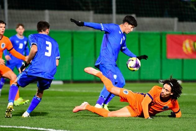 BUDAORS , 18-11-2025 , BSC Stadium , season 2025 2026 , UEFA European U21, U 21 Football 2025 , Qualifying round , match day 7 , match between Israel U21 and Netherlands U21 , picture shows Israel U21 player Niv Yehoshua, Netherlands U21 player Gjivai Zechiel Israel vs Netherlands (U21) x32084517x Copyright: