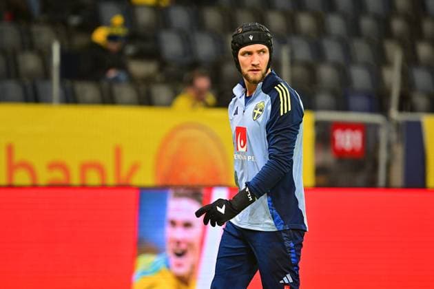 Noel Tornqvist (12 Sweden) ahead of the FIFA World Cup, WM, Weltmeisterschaft, Fussball Qualifiers game on November 18th 2025 between Sweden and Slovenia at Strawberry Arena in Solna, Sweden Copyright: xPeterxSonander SPPx Sportspressphoto_SPR63524