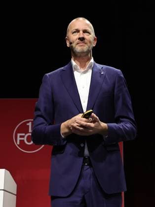 18.11.2025 - Fussball - Saison 2025 2026 - 2. Fussball - Bundesliga - Mitgliederversammlung Jahreshauptversammlung JHV 2025 - Sportfoto Zink DaMa - xdaxmax - Niels Rossow ( Vorstand Strategie & Marketing 1. FC Nürnberg FCN )
