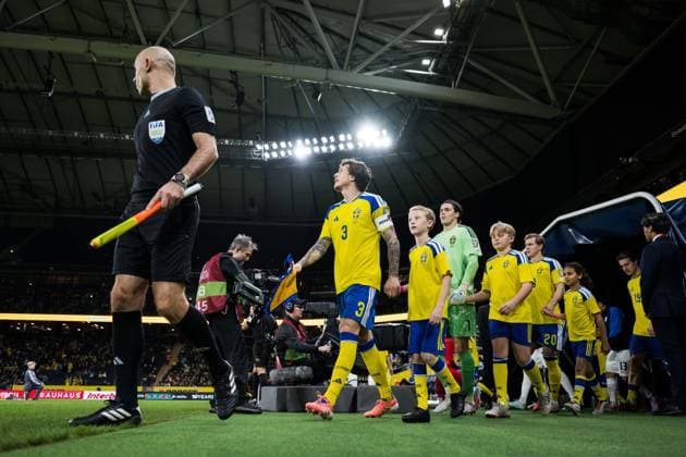 251118 Victor Nilsson Lindelöf, goalkeeper Jacob Widell Zetterström and Emil Krafth of Sweden ahead of the FIFA World Cup, WM, Weltmeisterschaft, Fussball Qualifier football match between Sweden and Slovenia on November 18, 2025 in Stockholm. Photo: Joel Marklund BILDBYRAN kod JM JM0752 bbeng fotboll football soccer fotball vm-kval fifa world cup qualifier sverige sweden sverige a slovenien slovenia Copyright: JOELxMARKLUND BB251118JM028