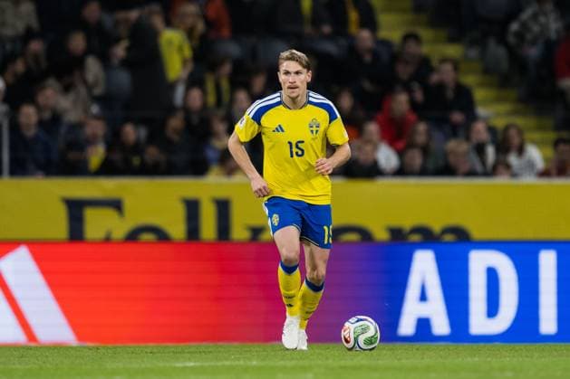 251118 Carl Starfelt of Sweden during the FIFA World Cup, WM, Weltmeisterschaft, Fussball Qualifier football match between Sweden and Slovenia on November 18, 2025 in Stockholm. Photo: Jesper Zerman BILDBYRAN kod JZ JM0752 bbeng fotboll football soccer fotball vm-kval fifa world cup qualifier sverige sweden sverige a slovenien slovenia Copyright: JESPERxZERMAN BB251118JZ021