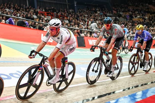Belgian Fabio Van Den Bossche of Alpecin-Deceuninck pictured in action during the first day of the Zesdaagse Vlaanderen-Gent six-day indoor Track cycling, Rad, Radsport, Bahnrad, Bahn event at the indoor cycling arena t Kuipke, Tuesday 18 November 2025, in Gent. DAVIDxPINTENS  x142518951x