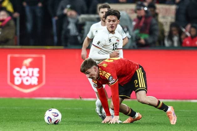 Belgium s Alexis Saelemaekers and Liechtenstein s Kenny Kindle fight for the ball during a soccer game between Belgium s Red Devils and Liechtenstein, the last FIFA World Cup, WM, Weltmeisterschaft, Fussball 2026 qualification match, in Liege on Tuesday 18 November 2025. BRUNOxFAHY  x142521089x