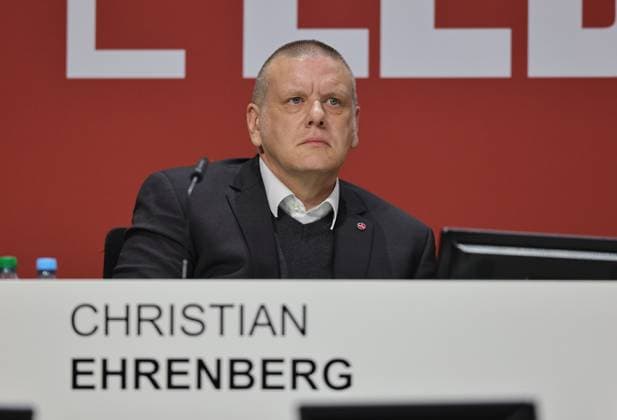 18.11.2025 - Fussball - Saison 2025 2026 - 2. Fussball - Bundesliga - Mitgliederversammlung Jahreshauptversammlung JHV 2025 - Sportfoto Zink DaMa - xdaxmax - Christian Ehrenberg (Aufsichtsratsmitglied 1. FC Nürnberg FCN ) nachdenklich