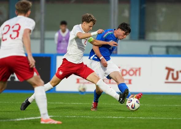 Italy v Poland: European Under-19 Championship 2026- Round 1 Alessio Cacciamani of Italy plays during the qualifying match for the European Under-19 Championship - Wales 2026, between Italy and Poland at the Angelo Massimino stadium in Catania, Italy, on November 18, 2025. Catania Italy  Copyright: xGabrielexMaricchiolox originalFilename:maricchiolo-italyvpo251118_nplY8.jpg