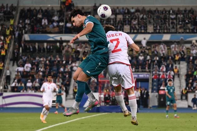 Fußball, WM Quali, Irak - VAE Iraq v UAE - AFC Asian Qualifiers 2026 BASRA, IRAQ - NOVEMBER 18: Ruben Canedo (R) of UAE in action during the 2026 FIFA World Cup, WM, Weltmeisterschaft, Fussball Asian qualifiers fifth round second leg match between Iraq and United Arab Emirates at Basra International Stadium in Basra, Iraq, on November 18, 2025. Haidar Mohammed Ali Anadolu Basra Iraq. Editorial use only. Please get in touch for any other usage.  Copyright: x2025xAnadoluxHaidarxMohammedxAlix