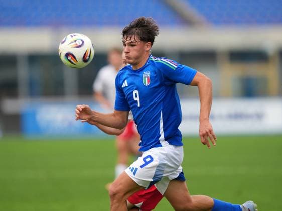 Italy v Poland: European Under-19 Championship 2026- Round 1 Mattia Mosconi of Italy plays during the qualifying match for the European Under-19 Championship - Wales 2026, between Italy and Poland at the Angelo Massimino stadium in Catania, Italy, on November 18, 2025. Catania Italy  Copyright: xGabrielexMaricchiolox originalFilename:maricchiolo-italyvpo251118_np1T9.jpg