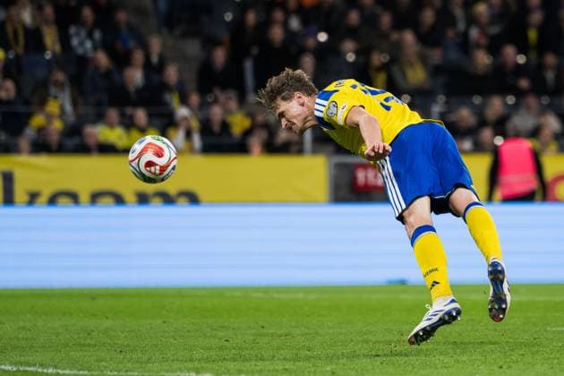 251118 Carl Starfelt of Sweden during the FIFA World Cup, WM, Weltmeisterschaft, Fussball Qualifier football match between Sweden and Slovenia on November 18, 2025 in Stockholm. Photo: Jesper Zerman BILDBYRAN kod JZ JM0752 bbeng fotboll football soccer fotball vm-kval fifa world cup qualifier sverige sweden sverige a slovenien slovenia Copyright: JESPERxZERMAN BB251118JZ063