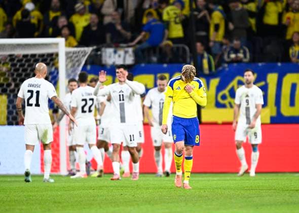 STOCKHOLM, SVERIGE 20251118 Sveriges Daniel Svensson deppar efter Sloveniens 0-1 mal under tisdagens VM-kvalmatch i grupp B mellan Sverige och Slovenien pa Strawberry arena. STOCKHOLM SVERIGE x10050x Copyright: xPontusxLundahl TTx VM-KVAL SVERIGE-SLOVENIEN