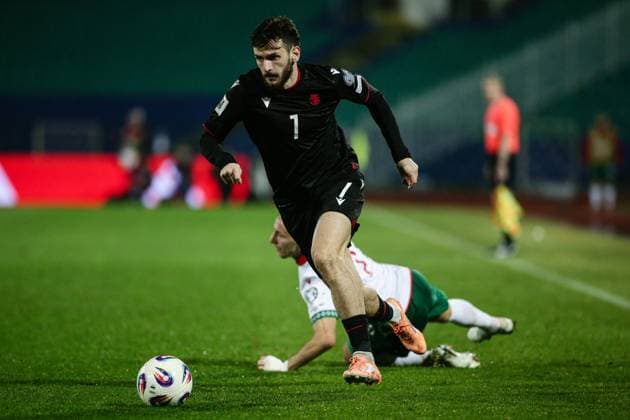 Georgia s Khvicha Khvaratskhelia in action against Bulgaria s Georgi Rusev during the FIFA World Cup, WM, Weltmeisterschaft, Fussball qualifiers game between Bulgaria and Georgia - Vasil Levski stadium in Sofia, Bulgaria on November 18, 2025  Copyright: xIvanxSxIvanov IPAxSportx xipa-agency.netx xx IPA_68101241 IPA_Agency_IPA68101241
