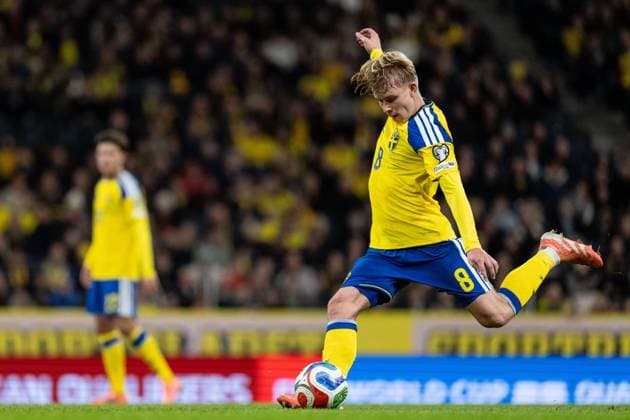 251118 Daniel Svensson of Sweden during the FIFA World Cup, WM, Weltmeisterschaft, Fussball Qualifier football match between Sweden and Slovenia on November 18, 2025 in Stockholm. Photo: Joel Marklund BILDBYRAN kod JM JM0752 bbeng fotboll football soccer fotball vm-kval fifa world cup qualifier sverige sweden sverige a slovenien slovenia Copyright: JOELxMARKLUND BB251118JM053