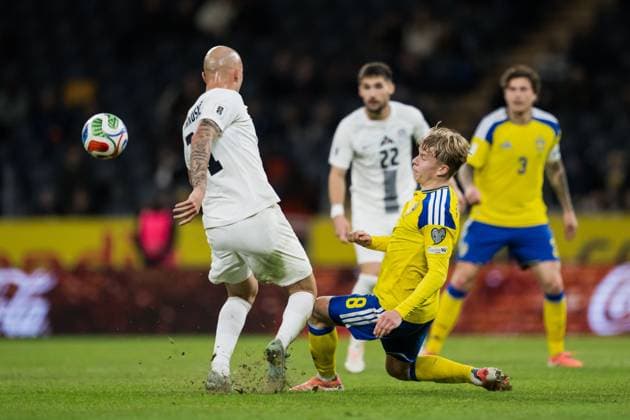 251118 Daniel Svensson of Sweden and Svit Seslar of Slovenia during the FIFA World Cup, WM, Weltmeisterschaft, Fussball Qualifier football match between Sweden and Slovenia on November 18, 2025 in Stockholm. Photo: Jesper Zerman BILDBYRAN kod JZ JM0752 bbeng fotboll football soccer fotball vm-kval fifa world cup qualifier sverige sweden sverige a slovenien slovenia Copyright: JESPERxZERMAN BB251118JZ065