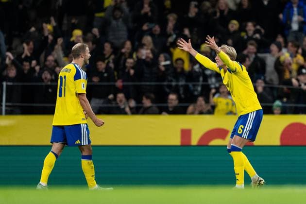 251118 Gustav Lundgren and Herman Johansson of Sweden celebrate after 1-1 during the FIFA World Cup, WM, Weltmeisterschaft, Fussball Qualifier football match between Sweden and Slovenia on November 18, 2025 in Stockholm. Photo: Joel Marklund BILDBYRAN kod JM JM0752 bbeng fotboll football soccer fotball vm-kval fifa world cup qualifier sverige sweden sverige a slovenien slovenia jubel Copyright: JOELxMARKLUND BB251118JM058