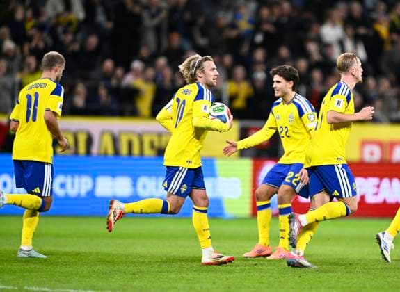 STOCKHOLM, SWEDEN 20251118 Sweden s 11 Gustav Lundgren tied the score at 1-1, Emil Forsberg and Besfort Zeneli celebrate, during Tuesday s World Cup qualifying match in Group B between Sweden and Slovenia at Strawberry arena, Stockholm, Sweden 18 November 2025. STOCKHOLM SWEDEN x10050x