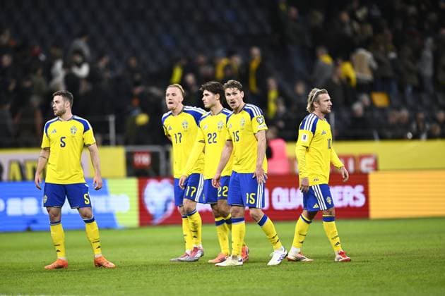 STOCKHOLM, SVERIGE 20251118 Sveriges Gabriel Gudmundsson, Isac Lidberg, Besfort Zeneli, Carl Starfelt och Emil Forsberg deppar efter tisdagens VM-kvalmatch i grupp B mellan Sverige och Slovenien pa Strawberry arena. STOCKHOLM SVERIGE x10050x Copyright: xPontusxLundahl TTx VM-KVAL SVERIGE-SLOVENIEN