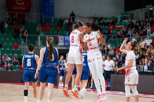 Basketball, Frauen EM Quali, Polen - Zypern Sosnowiec 18.11.2025. Koszykowka FIBA EuroBasket 2027 kobiet - kwalifikacje sezon 2025 2026 kolejka 3 mecz: Polska - Cypr --- FIBA Women s EuroBasket 2027 Qualifiers round 3 match: Poland - Cyprus nz Aleksandra Mielnicka, Liliana Banaszak, Fot. Michal Gaciarz Arena Akcji NEWSPIX.PL --- newspix.pl POLAND OUT! 