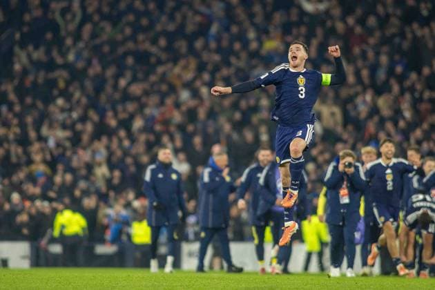 Scotland v Denmark 2026 FIFA World Cup, WM, Weltmeisterschaft, Fussball Qualifier 18 11 2025. Group C Andy Robertson of Scotland celebrates at the final whistle as Scotland Qualify for the World Cup beating Denmark 4-2 during the 2026 FIFA World Cup Qualifier match between Scotland and Denmark at Hampden Park, Glasgow, United Kingdom on 18 November 2025. Hampden Park The National Stadium Glasgow Scotland Editorial use only , Copyright: xColinxPoultneyx PSI-23224-0022