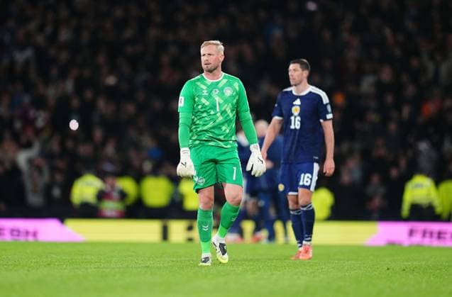 World Cup Qualification: Scotland V Denmark November 18 2025: Kasper Schmeichel of Denmark gestures during a World Cup Qualification game, Scotland v Denmark , Hamden , Glasgow, Scotland. Kim Price CSM (Credit Image: Â Kim Price Cal Media) Glasgow Scotland EDITORIAL USE ONLY Copyright: xx ZUMA-20251118_zma_c04_046.jpg KimxPricex csmphotothree444943