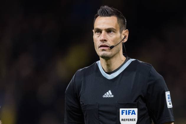 251118 Referee Maurizio Mariani ahead of the FIFA World Cup, WM, Weltmeisterschaft, Fussball Qualifier football match between Sweden and Slovenia on November 18, 2025 in Stockholm. Photo: Tobias Sterner BILDBYRAN COP 254 JM0752 bbeng fotboll football soccer fotball vm-kval fifa world cup qualifier sverige sweden sverige a slovenien slovenia Copyright: TOBIASxSTERNER BB251118TS116