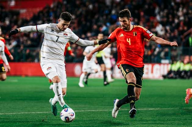 FIFA World Cup, WM, Weltmeisterschaft, Fussball UEFA Qualifiers: Belgien - Liechtenstein; 18.11.2025 Fabio Luque-Notaro (Liechtenstein, 7) im Zweikampf mit Brandon Mechele (Belgien, 4) FIFA World Cup UEFA Qualifiers: Belgien - Liechtenstein; Lüttich, Maurice Dufrasne Stadion, 18.11.2025 Copyright: xBEAUTIFULxSPORTS Freisenx