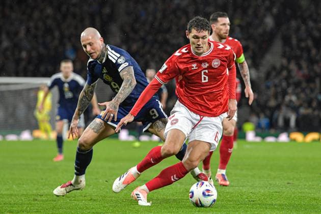 Scotland v Denmark 2026 FIFA World Cup, WM, Weltmeisterschaft, Fussball Qualifiers Lyndon Dykes of Scotland and Andreas Christensen of Denmark during the 2026 FIFA World Cup Qualifiers Group C match at Hampden Park, Glasgow UK Newspapers OUT Copyright: xJamiexJohnstonx FIL-22514-0125