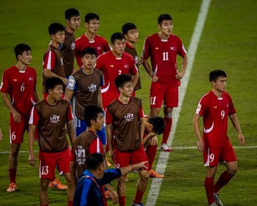 WM Fussball FIFA U17, U 17 U 17 Weltmeisterschaft Katar 2025, Nordkorea vs Japan - Achtelfinale: Freude, Emotionen, Trauer, Enttäuschung nach dem Elfmeterschiessen bei Nordkorea Copyright: xRedhaxHosnixSegganix