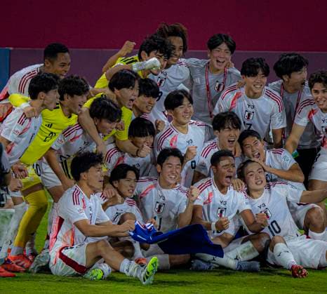 WM Fussball FIFA U17, U 17 U 17 Weltmeisterschaft Katar 2025, Nordkorea vs Japan - Achtelfinale: Freude, Emotionen, Jubel nach dem Sieg im Elfmeterschiessen bei Japan Copyright: xRedhaxHosnixSegganix
