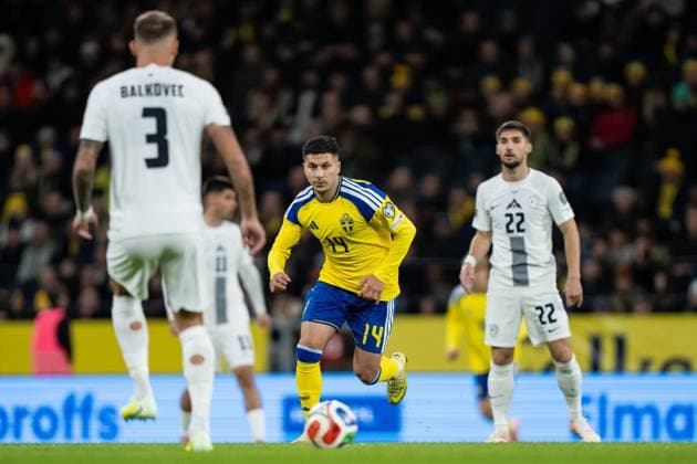 251118 Roony Bardghji of Sweden during the FIFA World Cup, WM, Weltmeisterschaft, Fussball Qualifier football match between Sweden and Slovenia on November 18, 2025 in Stockholm. Photo: Joel Marklund BILDBYRAN kod JM JM0752 bbeng fotboll football soccer fotball vm-kval fifa world cup qualifier sverige sweden sverige a slovenien slovenia Copyright: JOELxMARKLUND BB251118JM113