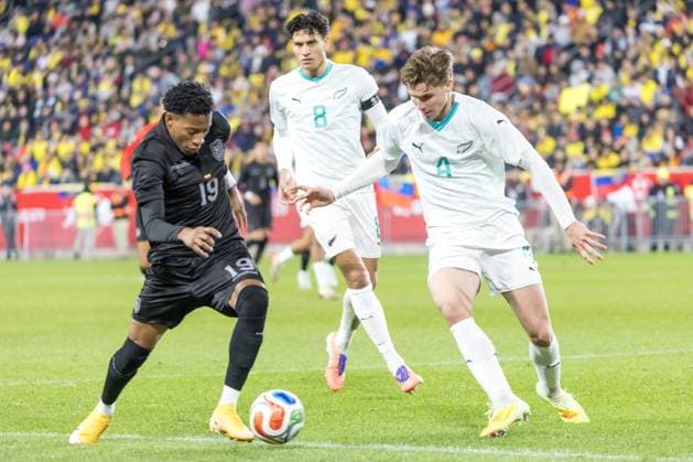 Ecuador and New Zealand in the United States Gonzalo Plata of Ecuador during a friendly match against New Zealand at Sports Illustrated in Harrison, United States, on the afternoon of Tuesday, November 18, 2025. HARRISON NJ United States Copyright: xWilliamxVolcovx