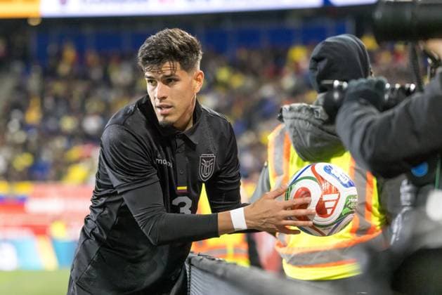 Sport Bilder des Tages Ecuador and New Zealand in the United States Piero HincapiÃ of Ecuador during a friendly match against New Zealand at Sports Illustrated in Harrison, United States, on the afternoon of Tuesday, November 18, 2025. HARRISON NJ United States Copyright: xWilliamxVolcovx