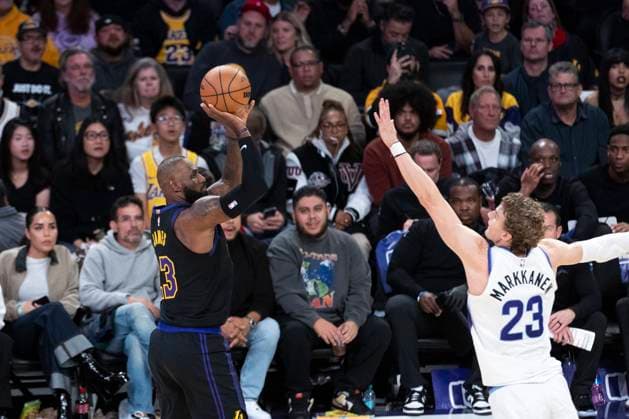 November 18, 2025, Los Angeles, California, USA: Los Angeles LakersÃ¢â‚¬â ¢ LeBron James (23) shoots against Utah Jazz s Lauri Markkanen (23) during an NBA, Basketball Herren, USA basketball game, in Los Angeles Tuesday, Nov. 18, 2025. Los Angeles USA - ZUMAc68_ 20251118_zaf_c68_039 Copyright: xRingoxChiux