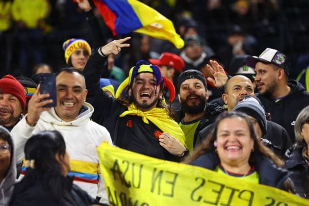 Colombia v Australia - International Friendly, Länderspiel, Nationalmannschaft Colombia fans cheer during the International Friendly soccer match against Australia at Citi Field in Corona, N.Y., on November 18, 2025. New York City N.Y. United States  Copyright: xGordonxDonovanx originalFilename:donovan-colombia251118_npnaE.jpg