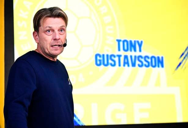 STOCKHOLM, SVERIGE 20251119 Damlandslagets förbundskapten Tony Gustavsson presenterar truppen till Nations League-matchen mot Frankrike. STOCKHOLM SVERIGE x10070x