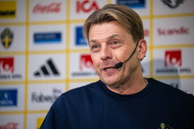 251119 Head coach Tony Gustavsson of the Swedish women s national football team at a press conference, PK, Pressekonferenz on November 19, 2025 in Stockholm. Photo: Johanna Säll BILDBYRAN kod JL JL0571 fotboll football soccer fotball nations league uefa womens nations league presskonferens press conference sverige sweden dam bbeng Copyright: JOHANNAxSÄLL BB251119BB316