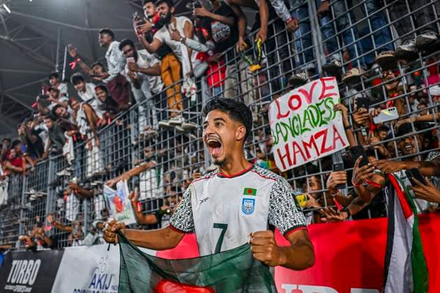 Bangladesh v India - AFC Asian Cup Shekh Morsalin of Bangladesh celebrates after winning the match during the third round of the Asian Cup qualifiers between Bangladesh and India at the National Stadium in Dhaka, Bangladesh, on November 18, 2025. (Final Score: Bangladesh 1:0 India). Dhaka Bangladesh  Copyright: xZabedxHasnainxChowdhuryx originalFilename:chowdhury-banglade251118_np7ax.jpg