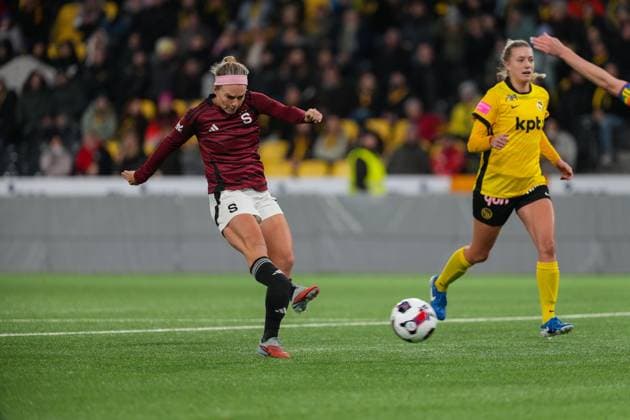 Schweiz: UEFA Women s Europa Cup 2025 26 1 8 final, BSC YB Frauen vs AC Sparta Praha - Stadion Wankdorf, Bern: Franny Cerna (22 Sparta Praha) erzielt das 1:0 Bern Stadion Wankdorf Bern Schweiz Copyright: xKjetilxWaberx