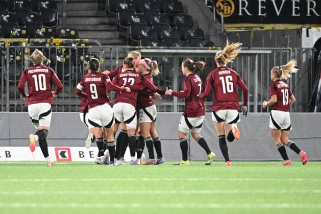 BERN, SWITZERLAND - NOVEMBER 19: Franny Cerna of Sparta Praha c) celebrating her sore 0:1 during the UEFA Women s Europa Cup 2025 26 Round of 16 Second Leg match between BSC Young Boys and AC Sparta Praha at Stadion Wankdorf on November 19, 2025 in Bern, Switzerland. Bern Stadion Wankdorf Bern Switzerland Copyright: xJustPictures.ch ManuelxWinterbergerx jp-en-EuSpIm-MWI_5354