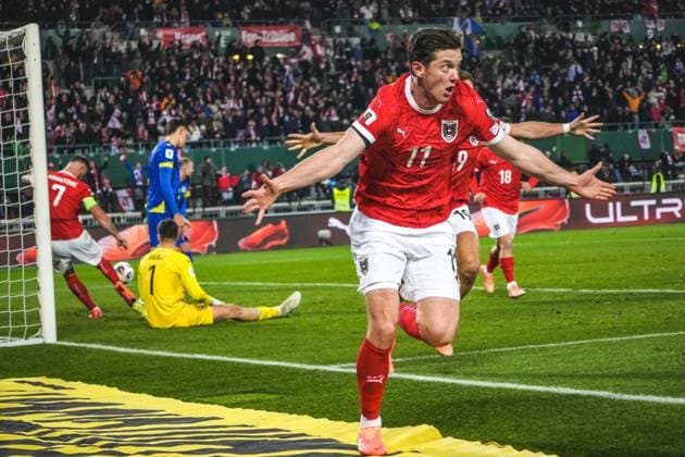 Fussball Österreich, FIFA WM Qualifikation Europa UEFA 2026, Spieltag 10 - ÖFB Österreich vs. Bosnien und Herzegowina NFSBIH - Ernst-Happel-Stadion (Wien, Österreich): Michael Gregoritsch (Österreich, 11) mit dem 1:1 - Tor, Jubel, Torjubel, WM *** Football Austria, FIFA World Cup Qualification Europe UEFA 2026, Matchday 10 ÖFB Austria vs Bosnia and Herzegovina NFSBIH Ernst Happel Stadion Vienna, Austria Michael Gregoritsch Austria, 11 with the 1 1 goal, cheering, goal celebration, World Cup Copyright: xLukasxBierederx