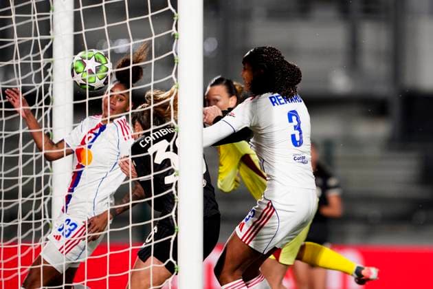 Juventus women Chiara Beccari scoring the 1-0 goal for his team during the UEFA Women s Champions League soccer match between Juventus Women and OL Lyonnes at the Stadium Comunale Vittorio Pozzo La Marmora in Biella, north west Italy - Day 4 - November 19, 2025. - Soccer.  Copyright: xFabioxFerrari LaPressex